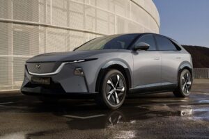 Στην Ελλάδα το εντυπωσιακό νέο Mazda CX-6e