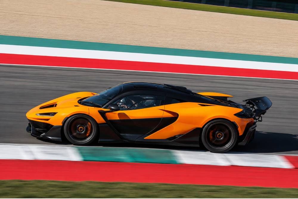 https://cdn.autogreeknews.gr/wp-content/uploads/2026/07/mclaren-w1-1.jpg