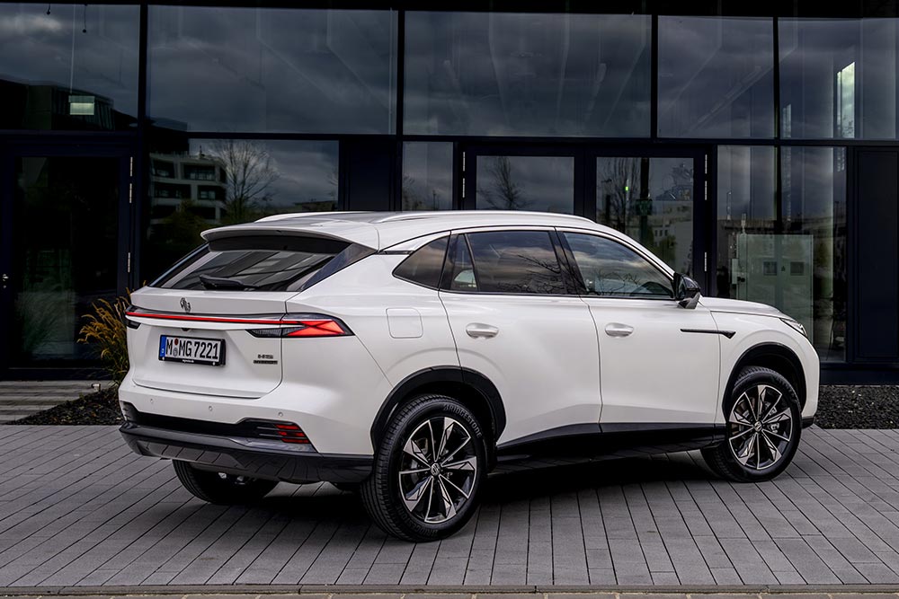 https://cdn.autogreeknews.gr/wp-content/uploads/2026/07/mg-hs-hybrid-13.jpg