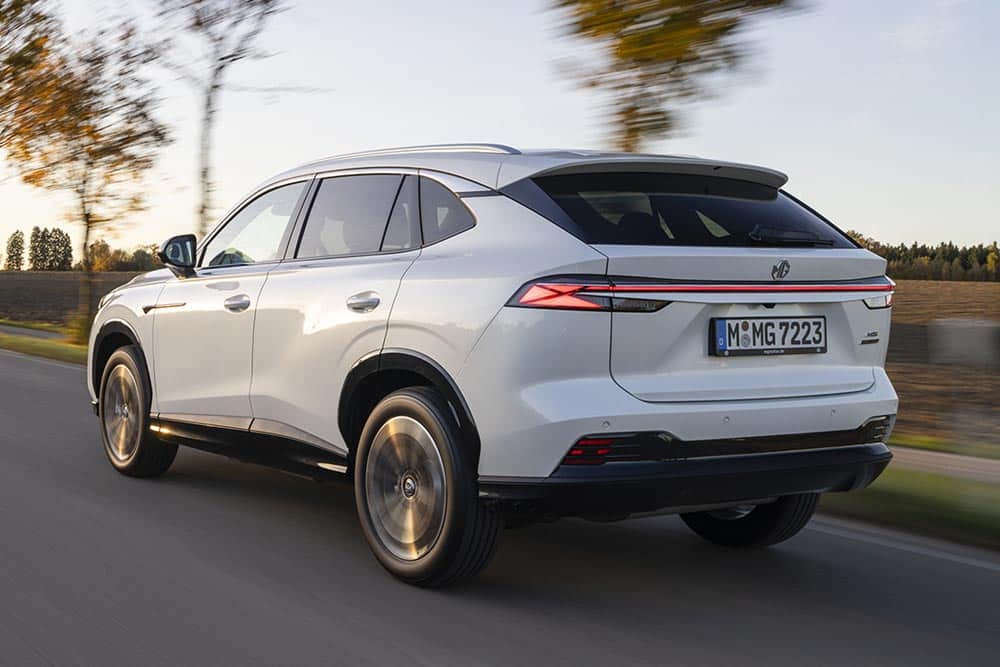 https://cdn.autogreeknews.gr/wp-content/uploads/2026/07/mg-hs-hybrid-3.jpg
