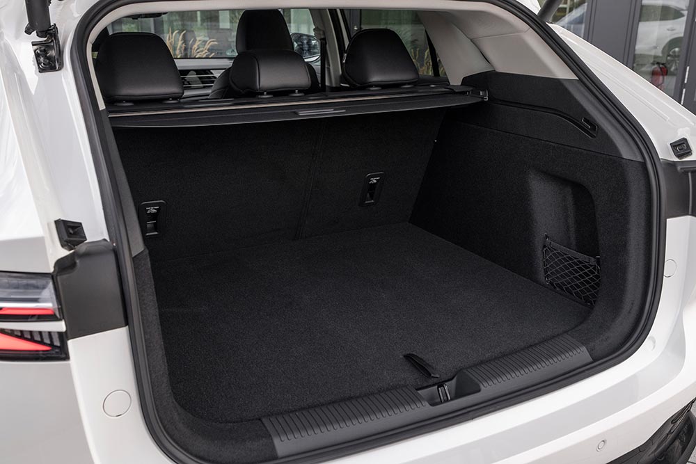 https://cdn.autogreeknews.gr/wp-content/uploads/2026/07/mg-hs-hybrid-4.jpg