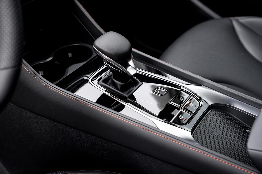 https://cdn.autogreeknews.gr/wp-content/uploads/2026/07/mg-hs-hybrid-8.jpg