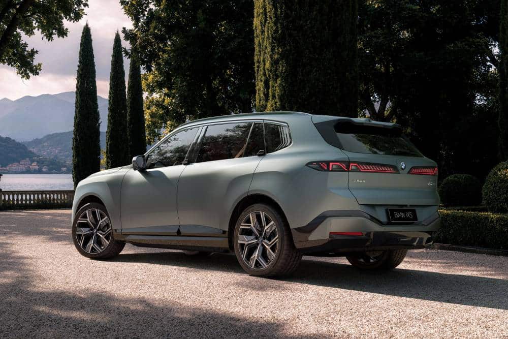 https://cdn.autogreeknews.gr/wp-content/uploads/2026/07/new-bw-x5-and-ix5-lwb-2.jpg