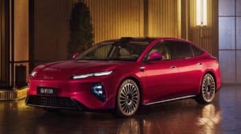 Νέο BYD Seal 08 με επιδόσεις supercar και αυτονομία-μαμούθ