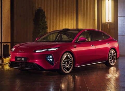 Νέο BYD Seal 08 με επιδόσεις supercar και αυτονομία-μαμούθ