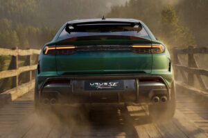 new lamborghini urus performante se 11