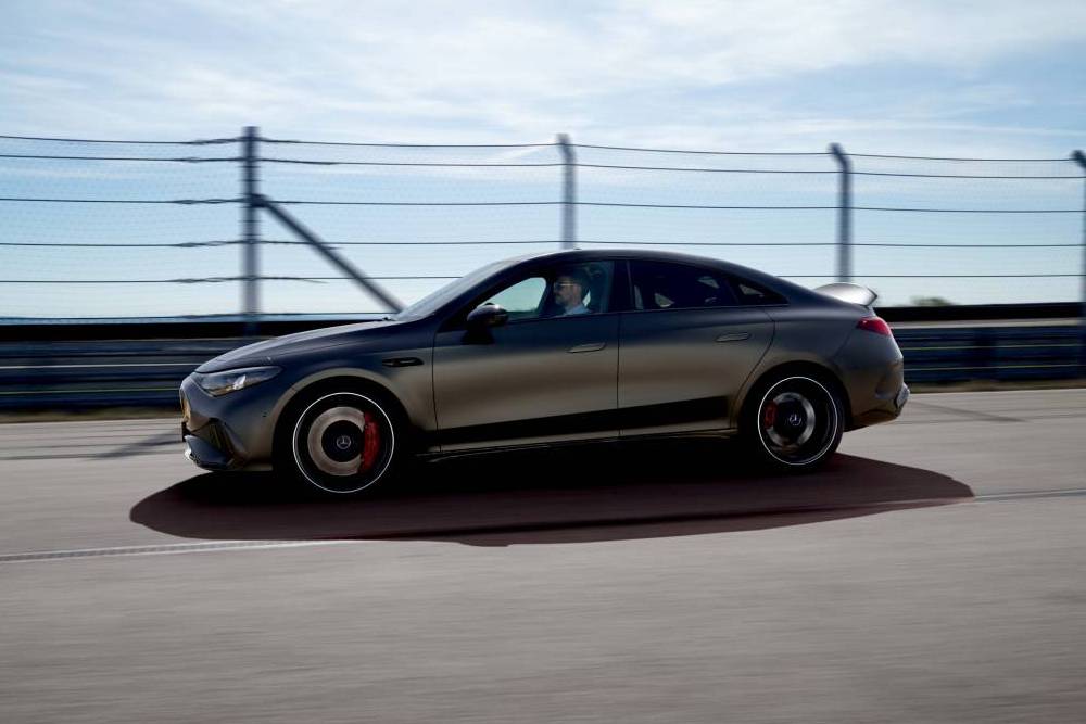 https://cdn.autogreeknews.gr/wp-content/uploads/2026/07/new-mercedes-cla-45-ev-11.jpg