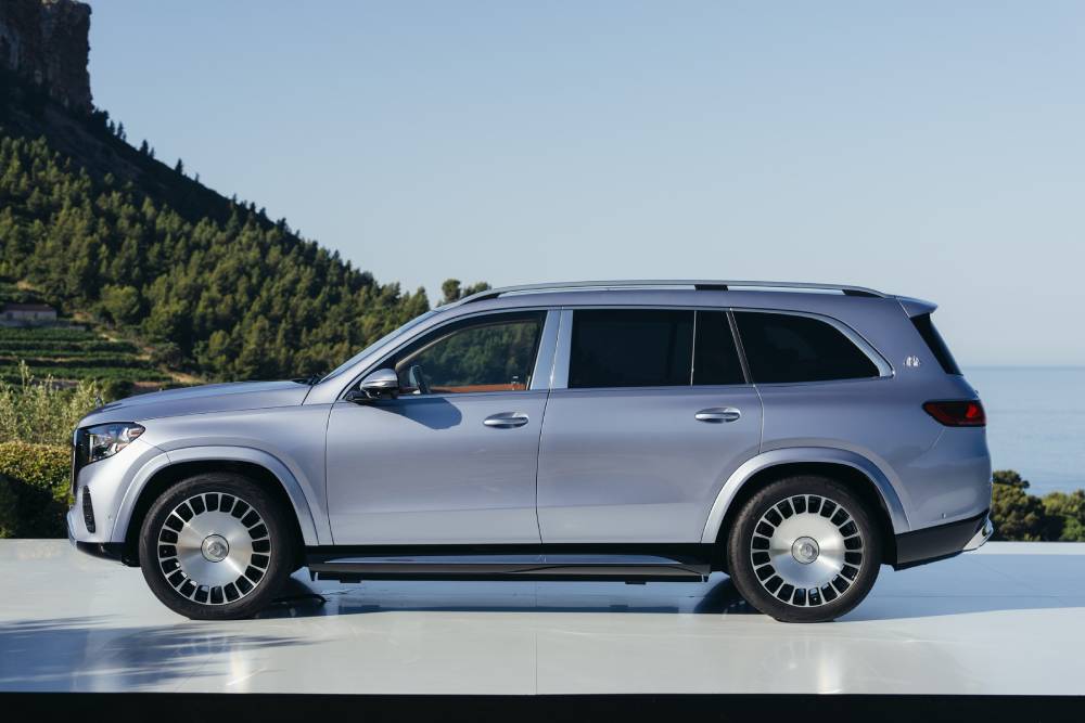 https://cdn.autogreeknews.gr/wp-content/uploads/2026/07/new-mercedes-maybach-gls-680-9.jpg