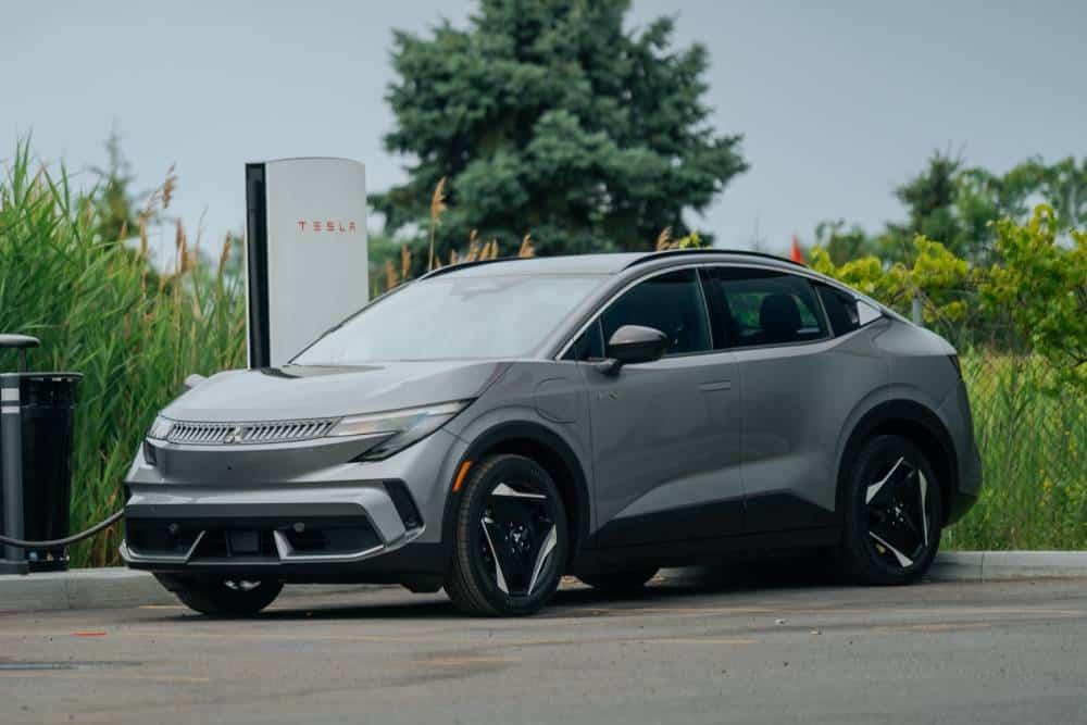 https://cdn.autogreeknews.gr/wp-content/uploads/2026/07/nissan-leaf-based-mitsubishi-eclipse-sportback-com.jpg