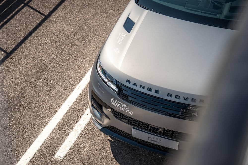 https://cdn.autogreeknews.gr/wp-content/uploads/2026/07/range-rover-sport-ev-2.jpg