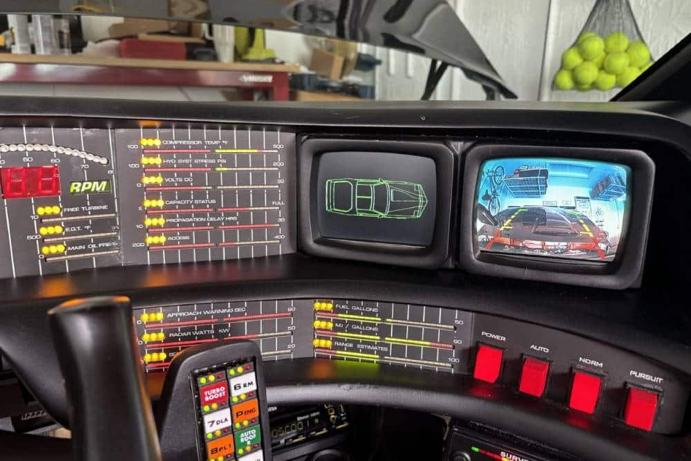 https://cdn.autogreeknews.gr/wp-content/uploads/2026/07/replica-kitt-for-sale-4.jpg