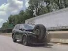 Αδέσποτη ρόδα διέλυσε Nissan X-Trail (+video)