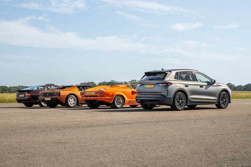 https://cdn.autogreeknews.gr/wp-content/uploads/2026/07/skoda-elroq-vrs-fights-countach-testarossa-and-944-1.jpg