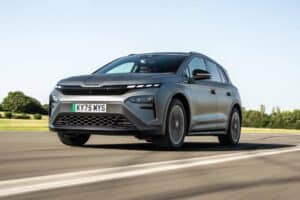 skoda-elroq-vrs-fights-countach-testarossa-and-944 (2)