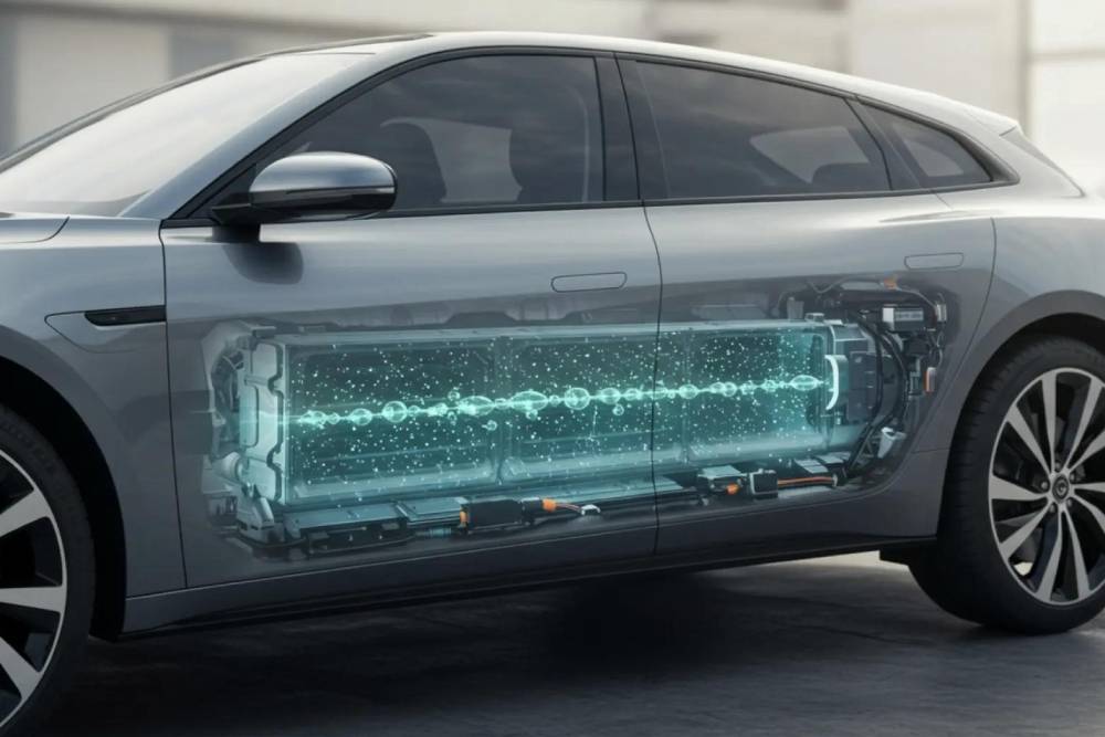 https://cdn.autogreeknews.gr/wp-content/uploads/2026/07/solid-state-batteries-02.jpg