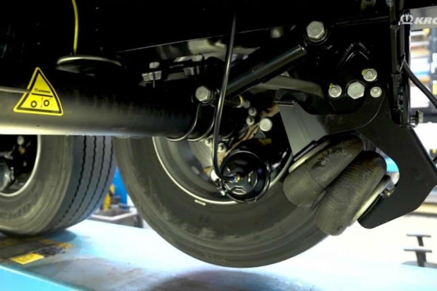 https://cdn.autogreeknews.gr/wp-content/uploads/2026/07/truck-lift-axle-2.jpg