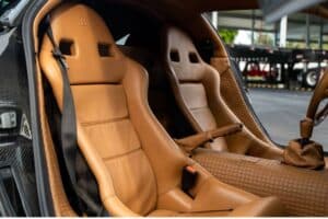 world-s-only-bugatti-eb110-ss-with-exposed-carbon (4)