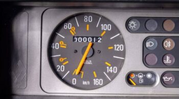 Renault 5 με μόλις 12 χλμ. πουλήθηκε για πάνω από 50.000 ευρώ!