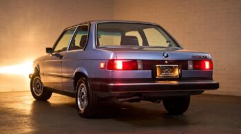 BMW 3άρα του 1977 με 14.500 χλμ. λες κι έχει παγώσει στο χρόνο