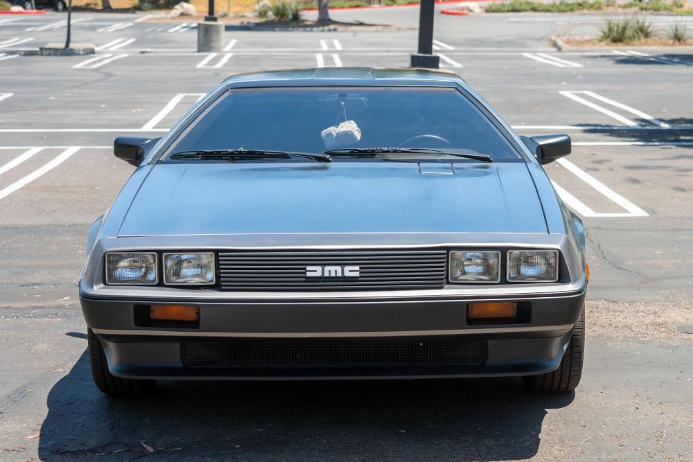 https://cdn.autogreeknews.gr/wp-content/uploads/2026/08/1982-delorean-dmc-12-for-sale-1.jpg