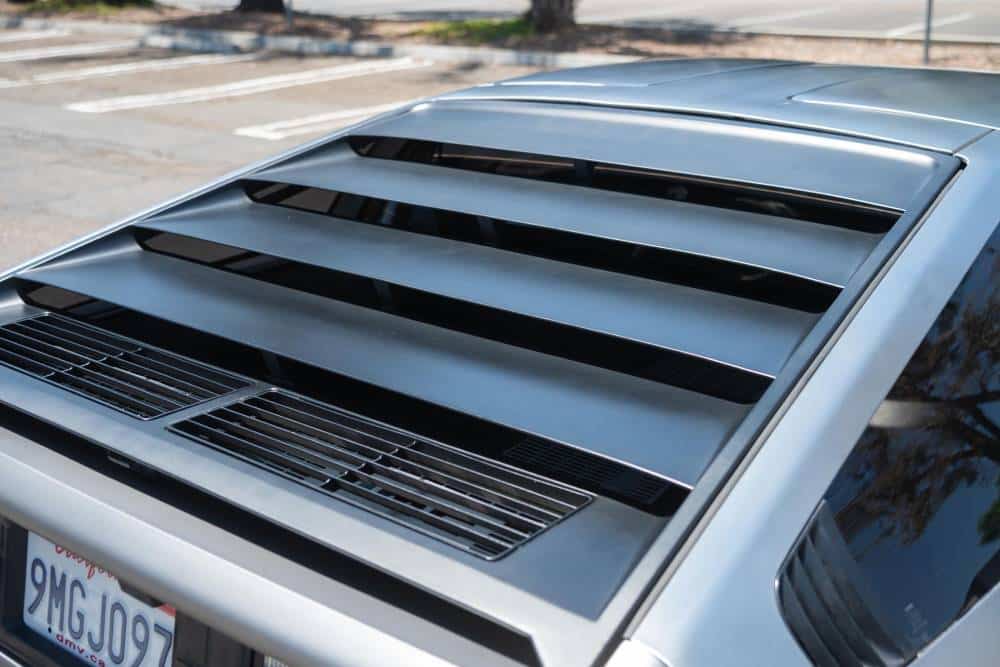 https://cdn.autogreeknews.gr/wp-content/uploads/2026/08/1982-delorean-dmc-12-for-sale-6.jpg