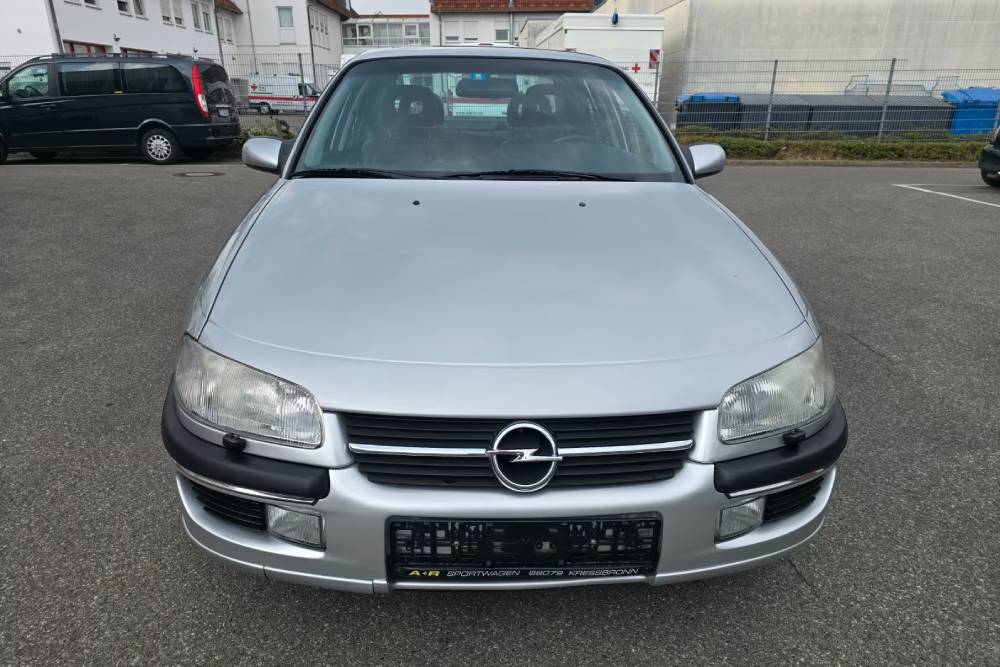 https://cdn.autogreeknews.gr/wp-content/uploads/2026/08/1996-opel-omega-v6-for-sale-10.jpg