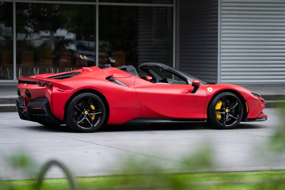 https://cdn.autogreeknews.gr/wp-content/uploads/2026/08/2023-ferrari-sf90-stradale-3.jpg