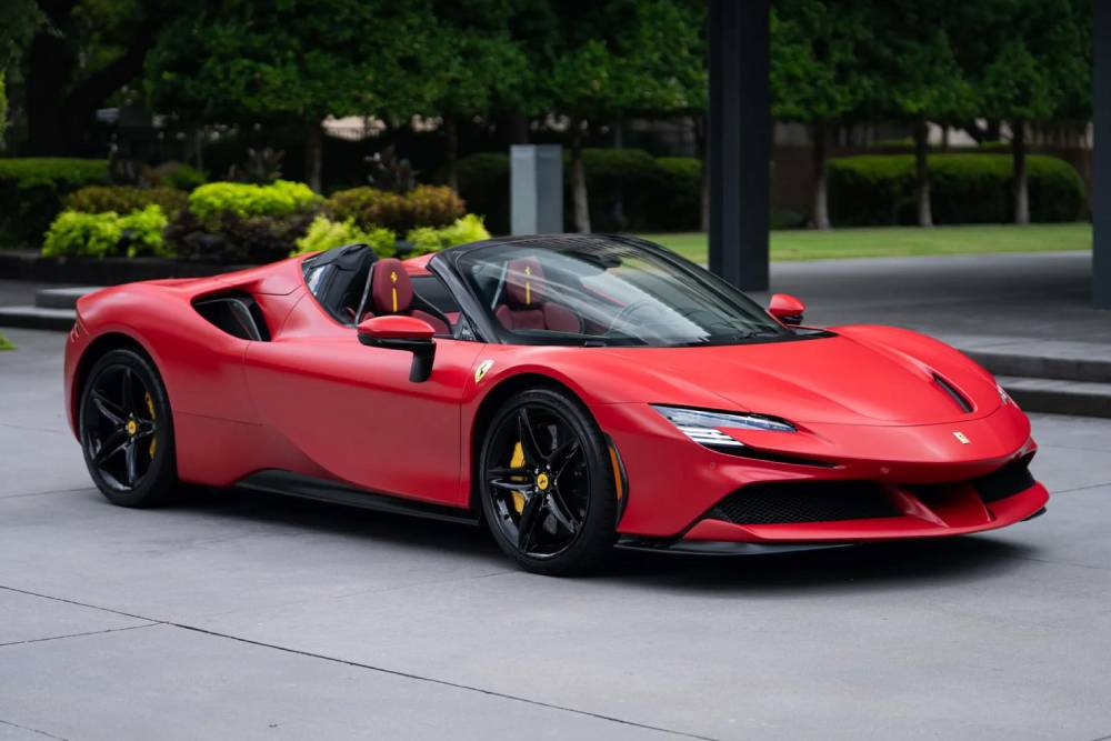 https://cdn.autogreeknews.gr/wp-content/uploads/2026/08/2023-ferrari-sf90-stradale-4.jpg