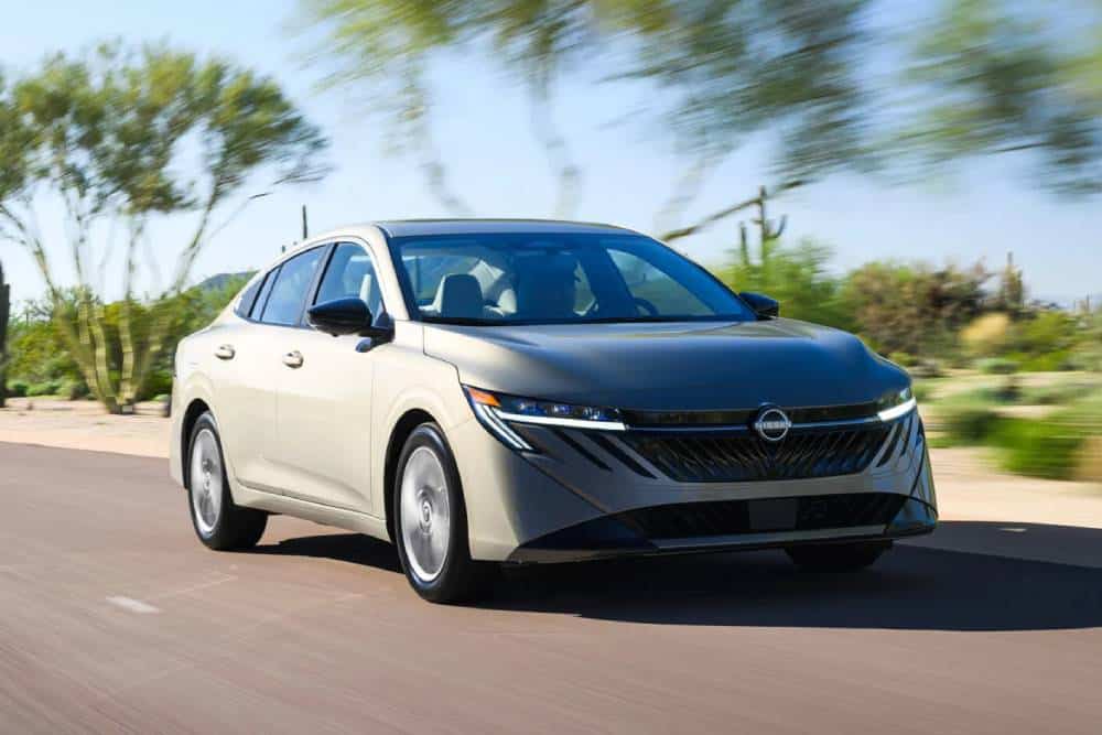 https://cdn.autogreeknews.gr/wp-content/uploads/2026/08/2027-Nissan-Sentra-818-10-2048x1366-1.jpg