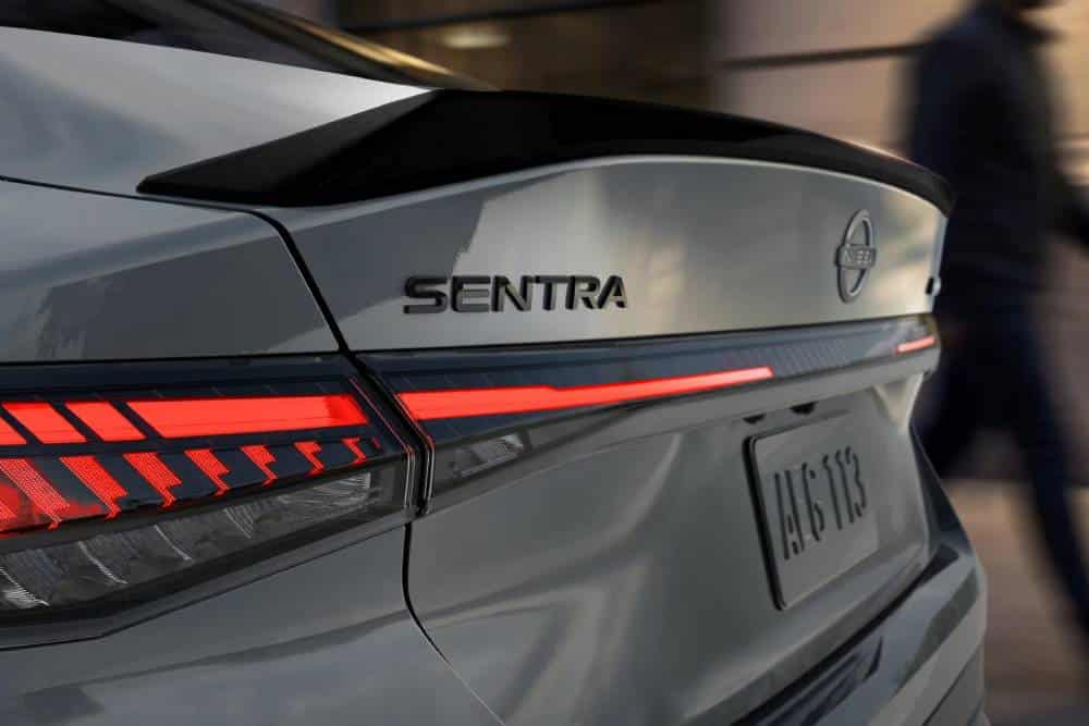 https://cdn.autogreeknews.gr/wp-content/uploads/2026/08/2027-Nissan-Sentra-Midnight-Edition-818-5-2048x136-1.jpg