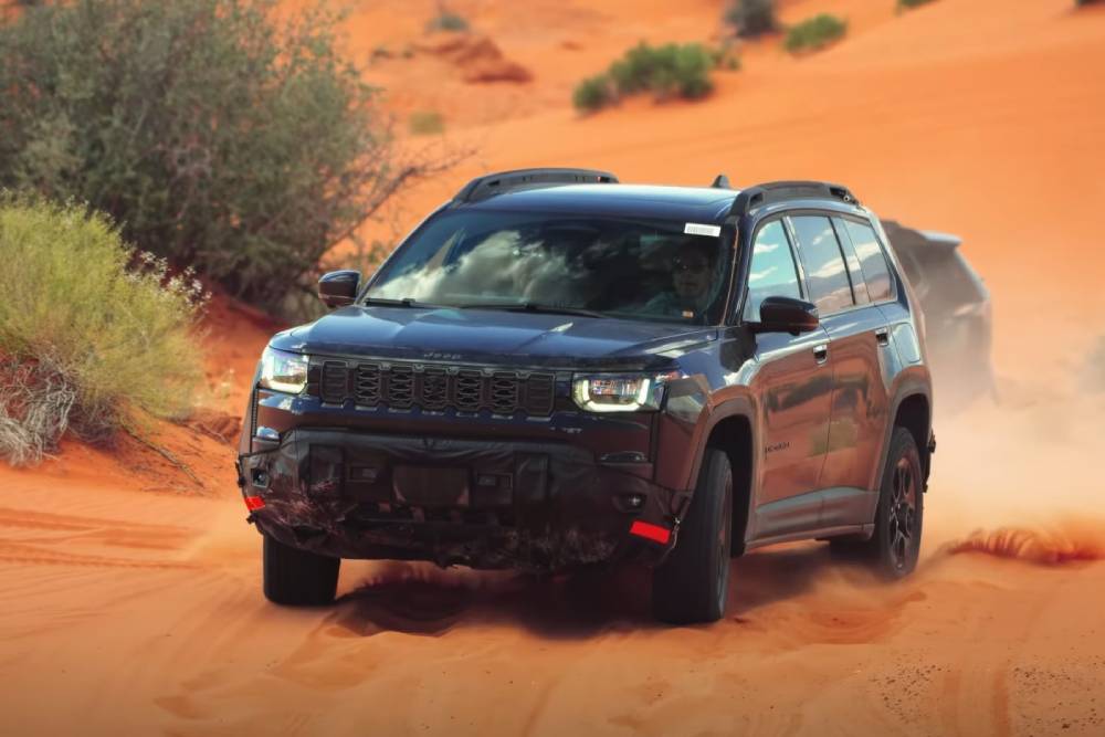https://cdn.autogreeknews.gr/wp-content/uploads/2026/08/2027-jeep-cherokee-trailhawk-06.jpg