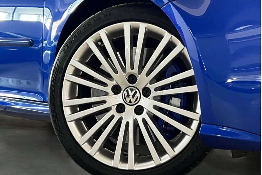 https://cdn.autogreeknews.gr/wp-content/uploads/2026/08/4600-km-vw-golf-r32-for-sale-9.jpg