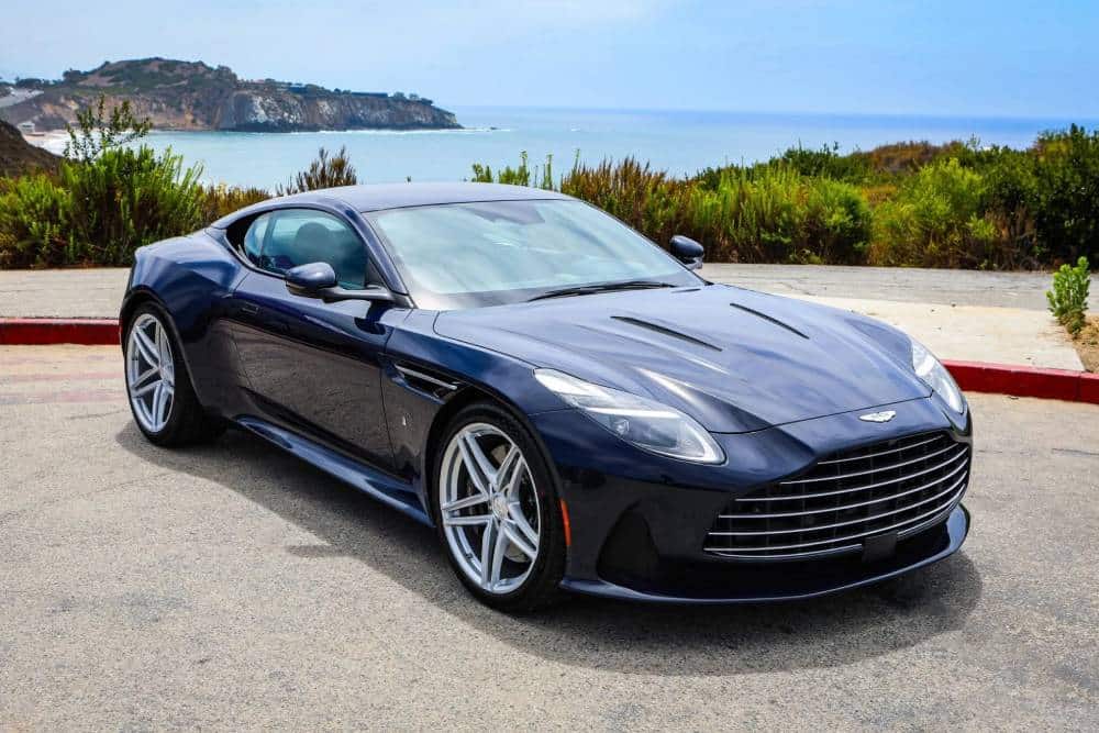 https://cdn.autogreeknews.gr/wp-content/uploads/2026/08/Aston-Martin-Heritage-Collection-4-2048x1366-1.jpg