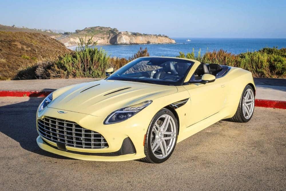 https://cdn.autogreeknews.gr/wp-content/uploads/2026/08/Aston-Martin-Heritage-Collection-7-2048x1366-1.jpg