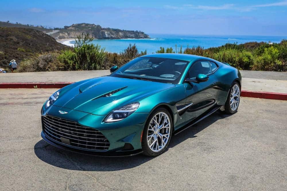https://cdn.autogreeknews.gr/wp-content/uploads/2026/08/Aston-Martin-Heritage-Collection-9-2048x1366-1.jpg