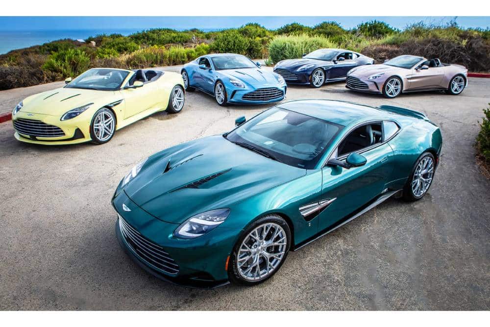https://cdn.autogreeknews.gr/wp-content/uploads/2026/08/Aston-Martin-Newport-Beach-Heritage-Edition-Collec.jpg