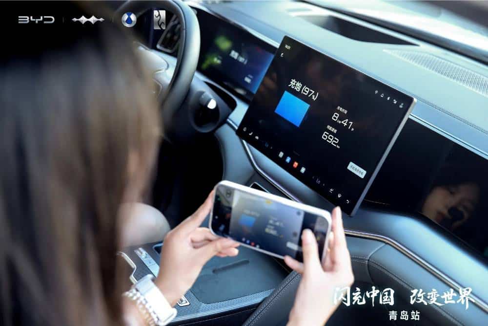 https://cdn.autogreeknews.gr/wp-content/uploads/2026/08/BYD-Flash-Charging-Sinopec-8.jpg