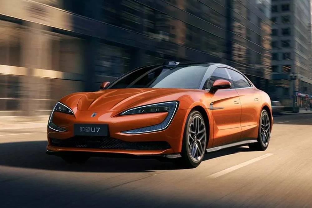 https://cdn.autogreeknews.gr/wp-content/uploads/2026/08/BYD-Yangwang-U7-Test-3.jpg