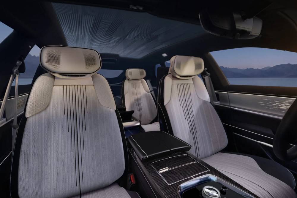 https://cdn.autogreeknews.gr/wp-content/uploads/2026/08/Cadillac-Celestiq-Night-Test-811-4-2048x1152-1.jpg