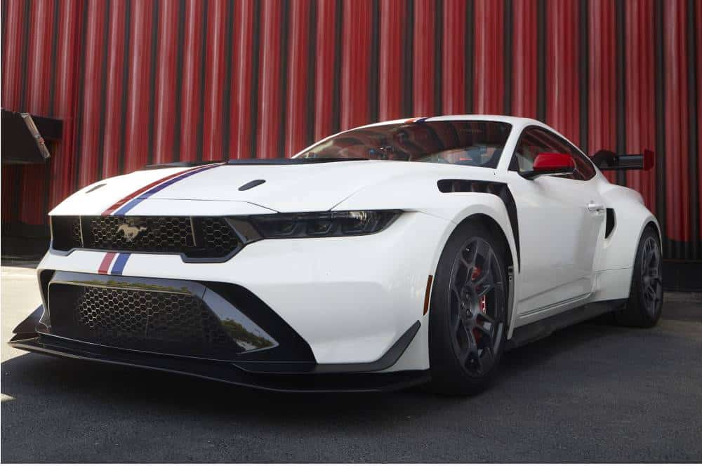 https://cdn.autogreeknews.gr/wp-content/uploads/2026/08/Carlos_Sainz_Snr_Mustang_GTD_04_264-1.jpg
