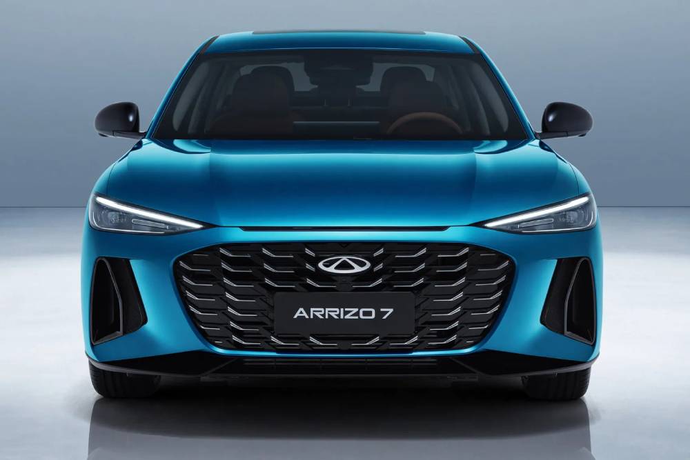 https://cdn.autogreeknews.gr/wp-content/uploads/2026/08/Chery-Arrizo-7-2s-2048x1152-1.jpg