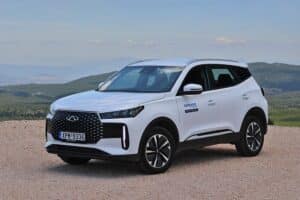 Chery Tiggo 4 Hybrid white (13)