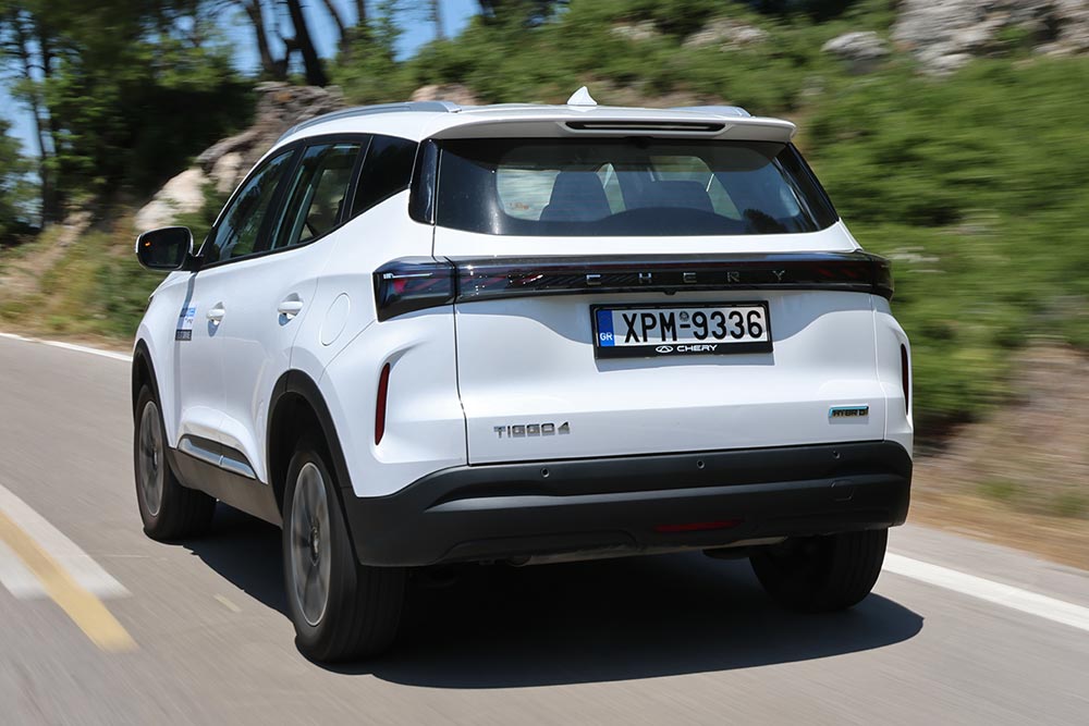 https://cdn.autogreeknews.gr/wp-content/uploads/2026/08/Chery-Tiggo-4-Hybrid-white-14.jpg