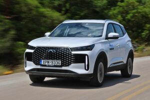 Chery Tiggo 4 Hybrid white (3)