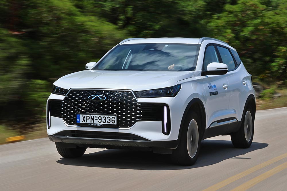 https://cdn.autogreeknews.gr/wp-content/uploads/2026/08/Chery-Tiggo-4-Hybrid-white-3.jpg