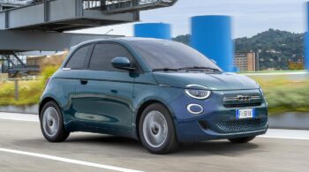 Έπεσαν οι τιμές του νέου Fiat 500 Hybrid