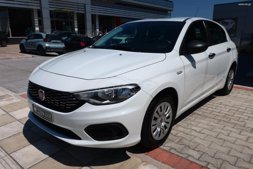 https://cdn.autogreeknews.gr/wp-content/uploads/2026/08/Fiat-Tipo-2018-used-1.jpg