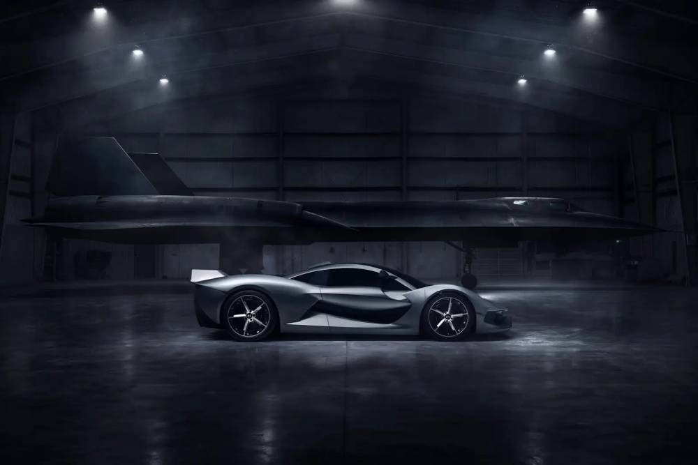 https://cdn.autogreeknews.gr/wp-content/uploads/2026/08/Hennessey-Blackbird-02-1-scaled-1.jpg