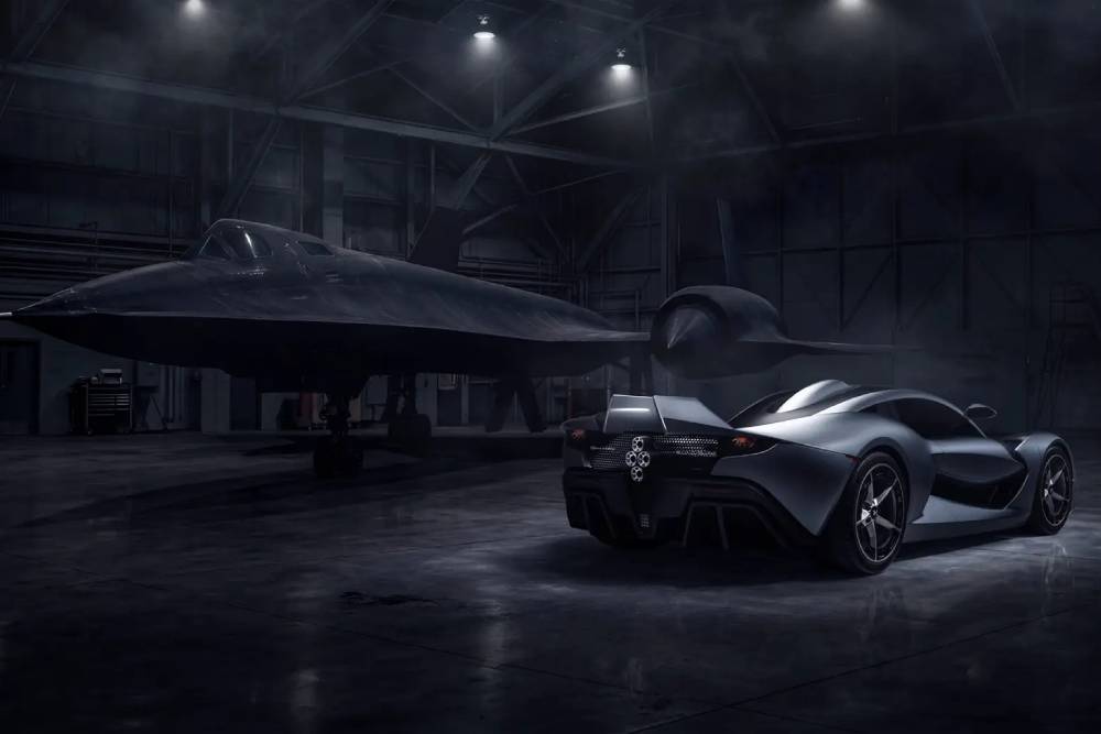 https://cdn.autogreeknews.gr/wp-content/uploads/2026/08/Hennessey-Blackbird-03-1-scaled-1.jpg