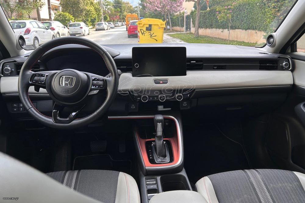 https://cdn.autogreeknews.gr/wp-content/uploads/2026/08/Honda-HR-V-2024-used-3.jpg